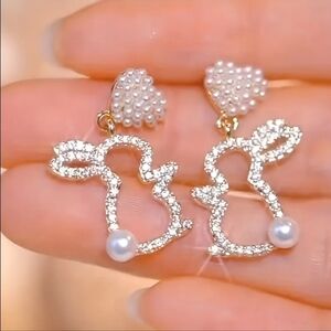 Elegant Gold Bunny Outline Faux Diamond & Heart Pearl Drop Earrings. New!